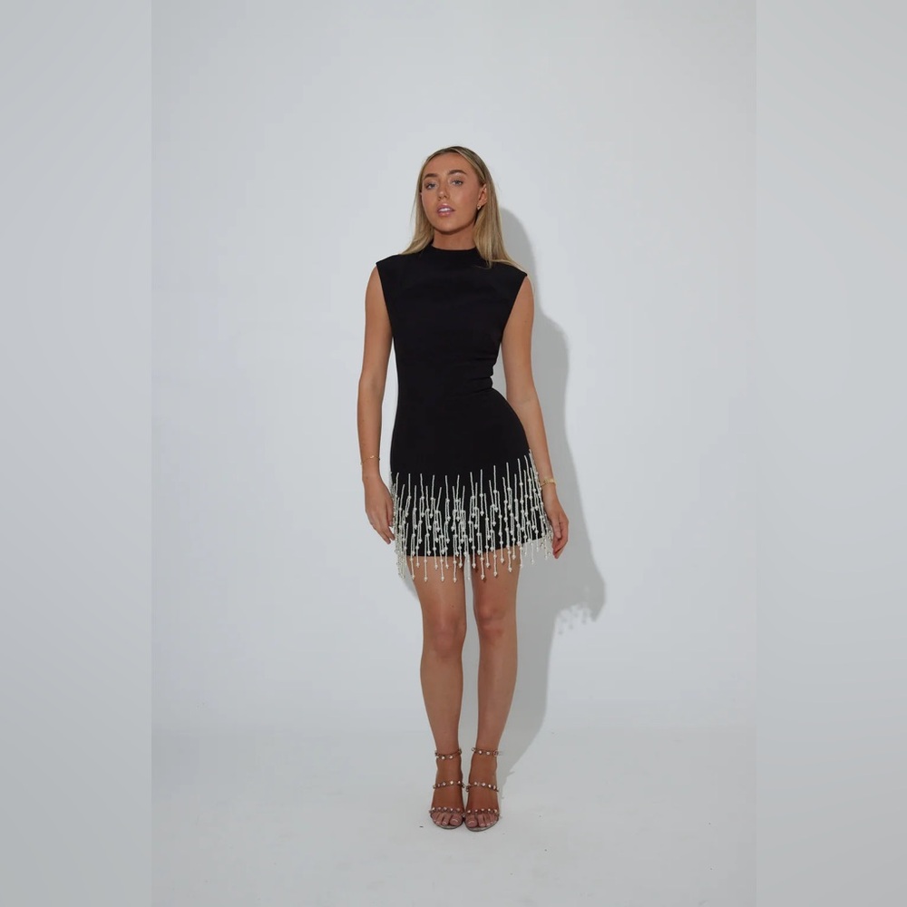 Oddmuse The Ultimate Muse Pearl Drop Sleeveless Dress